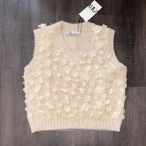 Zara Cream 3D Floral V-Neck Sweater Vest